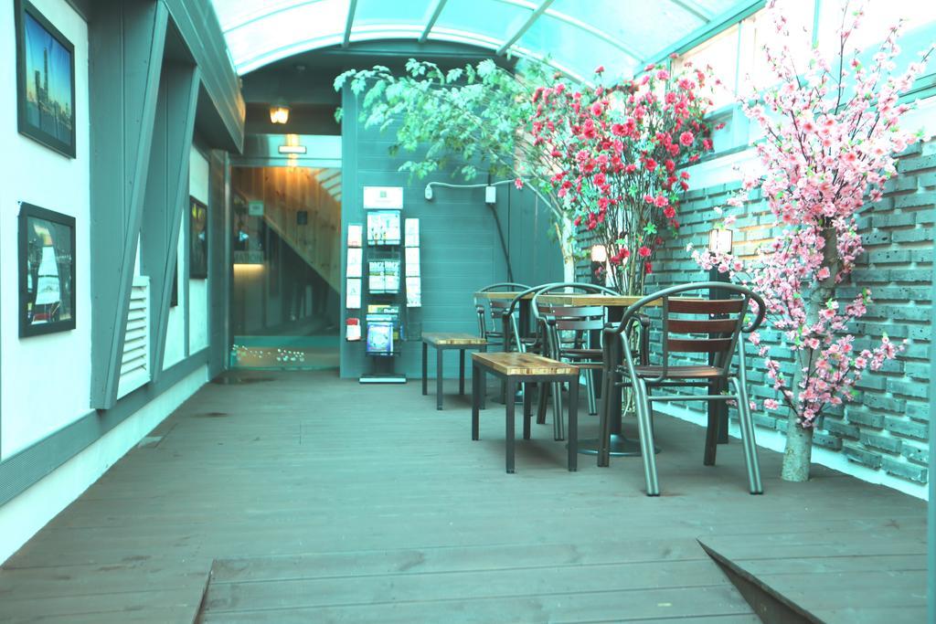 Must Stay Hotel Myeongdong Szöul Kültér fotó