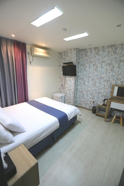 Must Stay Hotel Myeongdong Szöul Kültér fotó