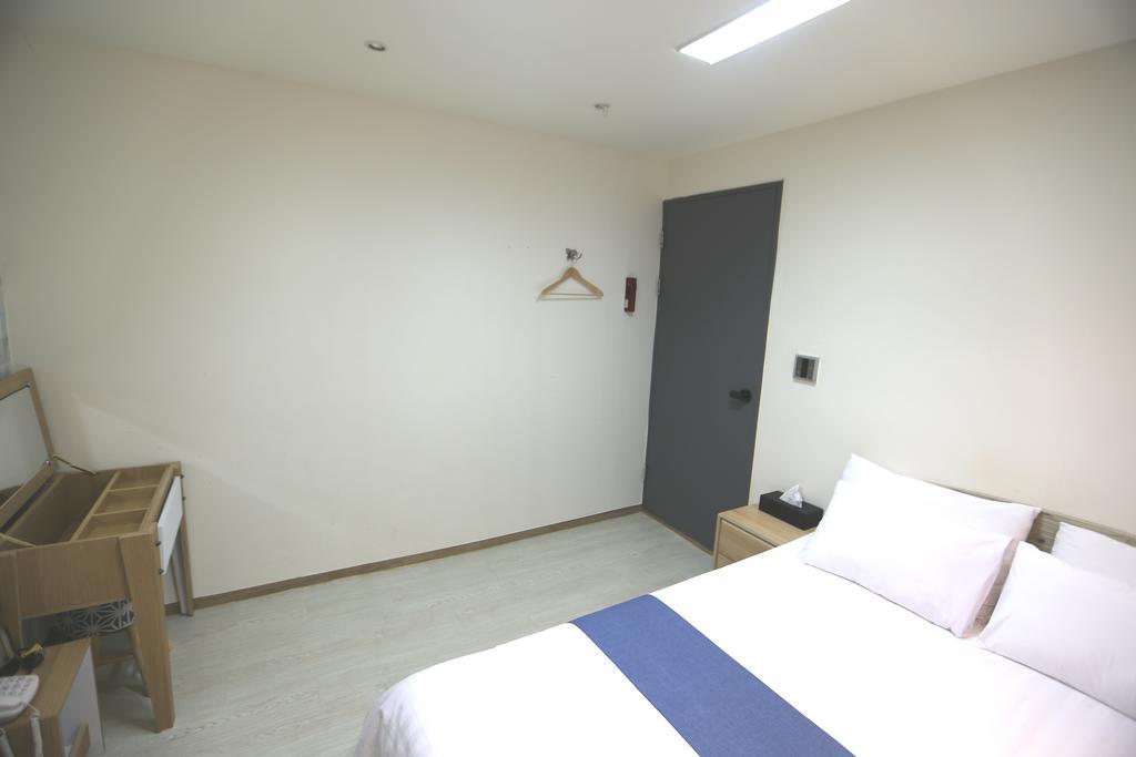 Must Stay Hotel Myeongdong Szöul Kültér fotó
