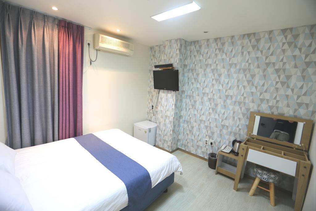 Must Stay Hotel Myeongdong Szöul Kültér fotó